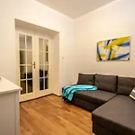 Labyrinth Apartments By Ruterra